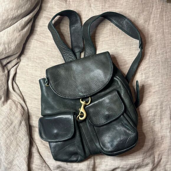 Vintage Handbags - Vintage Black/Green Leather Saddlebag Backpack with Brass Clasps